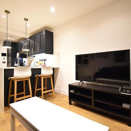 Stunning 3 Bed Apartment Лондон Екстер'єр фото